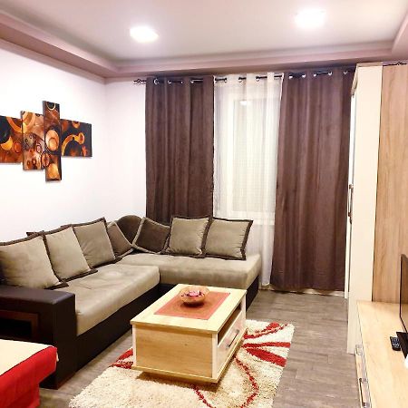 Ceca Apartman Ni Εξωτερικό φωτογραφία