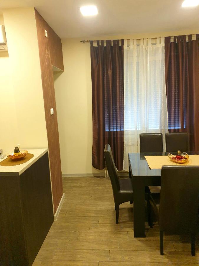 Ceca Apartman Ni Εξωτερικό φωτογραφία