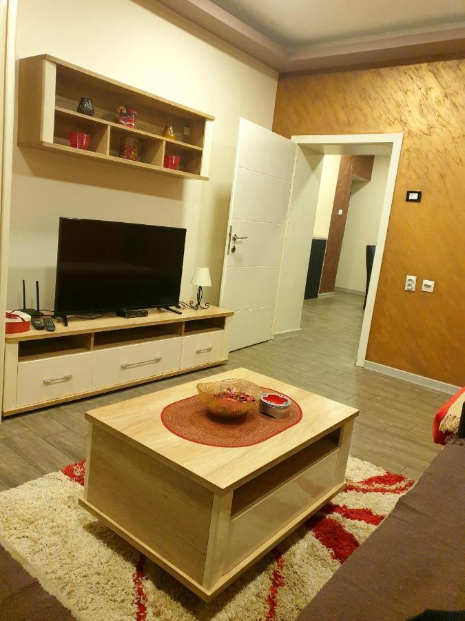 Ceca Apartman Ni Εξωτερικό φωτογραφία