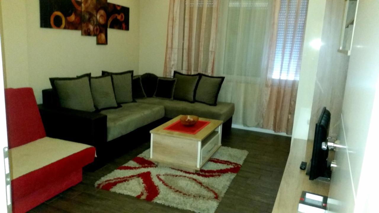 Ceca Apartman Ni Εξωτερικό φωτογραφία