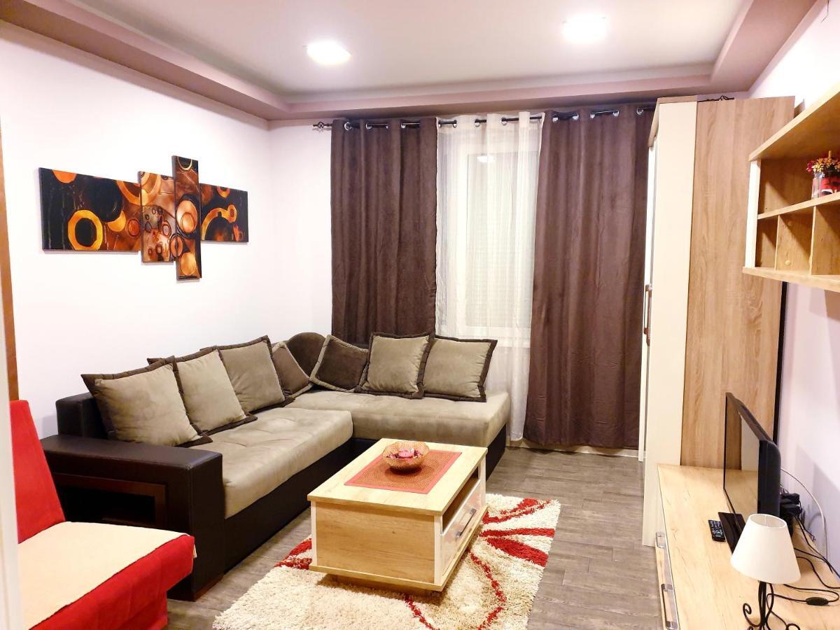 Ceca Apartman Ni Εξωτερικό φωτογραφία