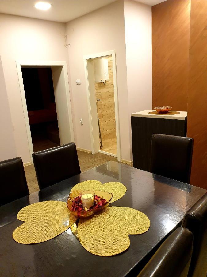 Ceca Apartman Ni Εξωτερικό φωτογραφία